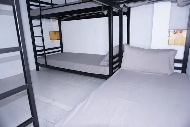 6 Beds Mixed Dormitory