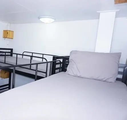 6 Beds Mixed Dormitory
