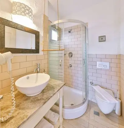 Deluxe Oda, Havuz Manzaralı, Şömineli ve Jakuzili