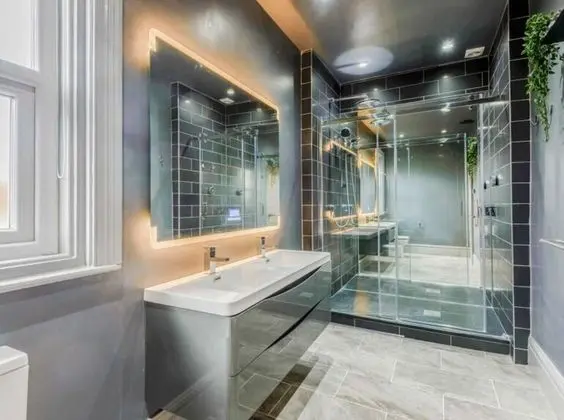 Deluxe Ev, Özel Banyo