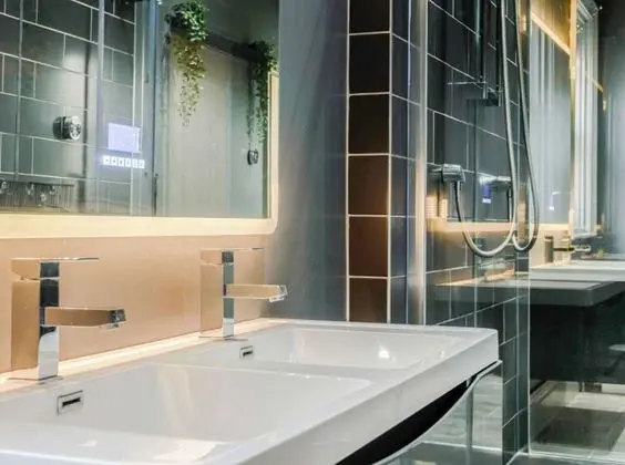 Deluxe Ev, Özel Banyo