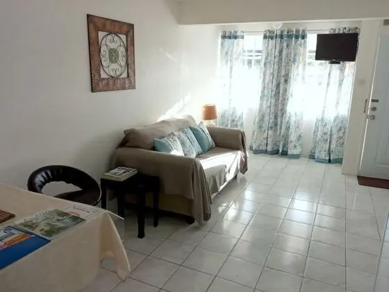 Studio Apartment (1 Bedroom)