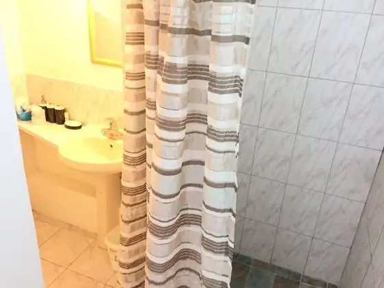 Studio Apartment (1 Bedroom)