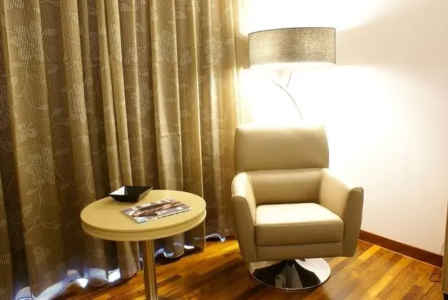 Büyük Yataklı Tek Kişilik Oda