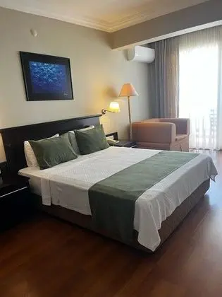 Deniz Manzaralı Üç Kişilik Oda (İlave Yataklı)