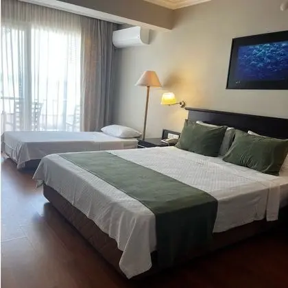 Deniz Manzaralı Üç Kişilik Oda (İlave Yataklı)