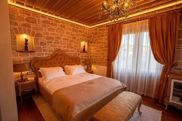 Deluxe Havuz Manzaralı Oda