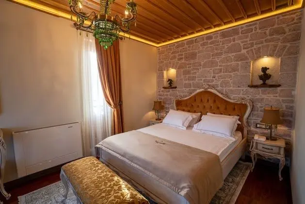 Deluxe Havuz Manzaralı Oda
