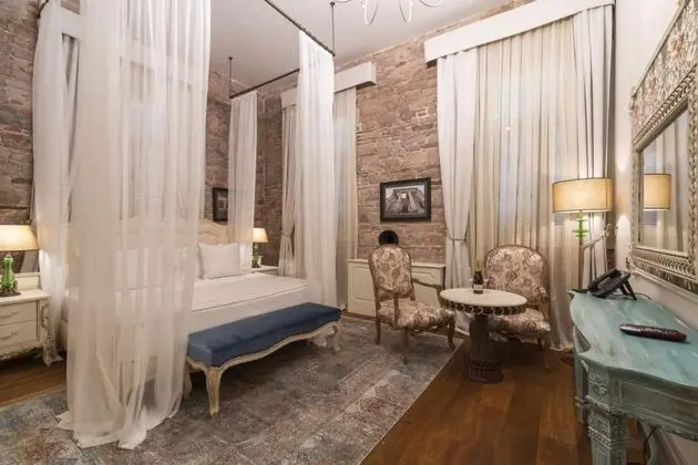 Sarnıç Deluxe, Kara Manzaralı