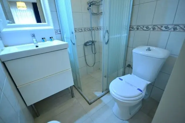 Standard Tek Büyük Yataklı Oda
