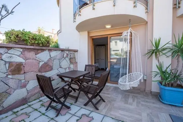 Triple Oda - Balkonlu, Havuz veya Bahçe Manzaralı
