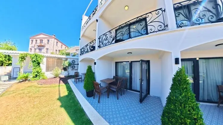 Aile Odası, Bahçe Manzaralı, Verandalı