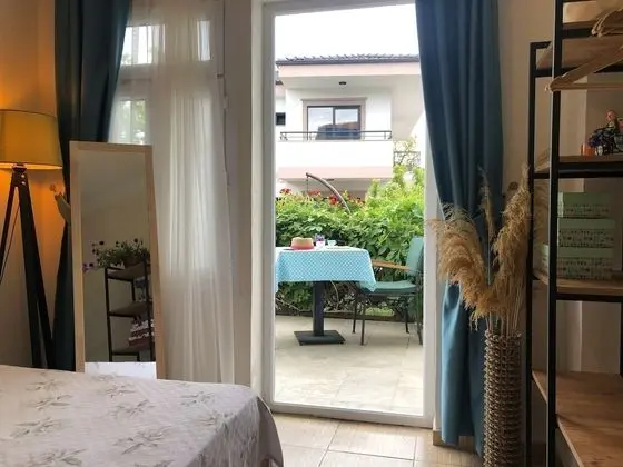 Tek Büyük Yataklı Oda, Bahçe Manzaralı