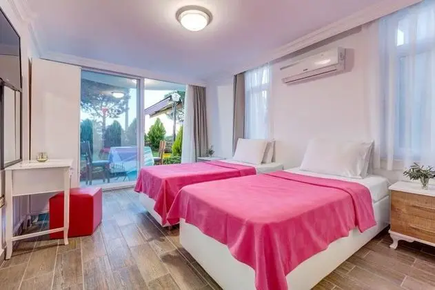 Standard Bahçe Manzaralı Oda