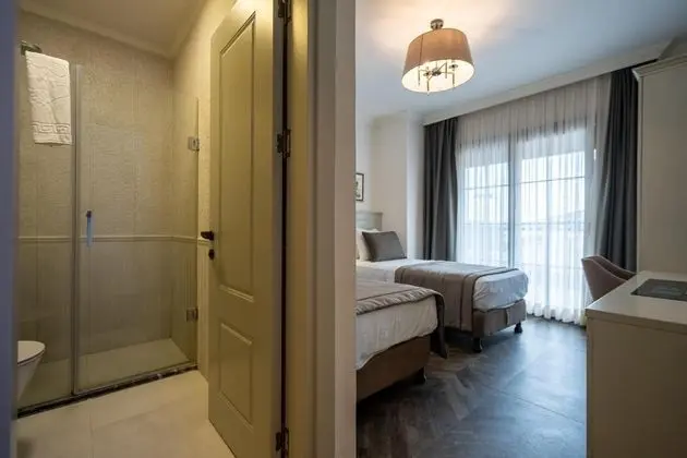 Standart Oda, Deniz veya Kara Manzaralı, Klimalı
