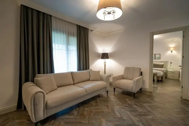 Suite, Deniz veya Kara Manzaralı, Klimalı