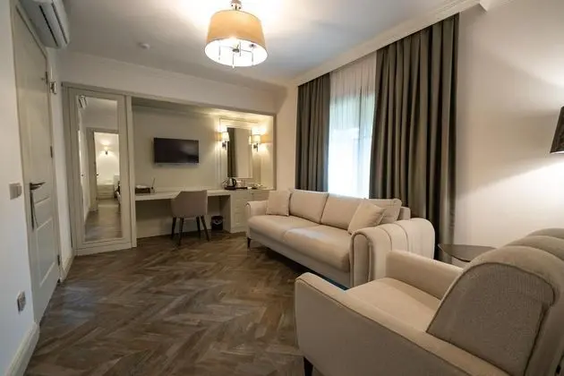 Suite, Deniz veya Kara Manzaralı, Klimalı