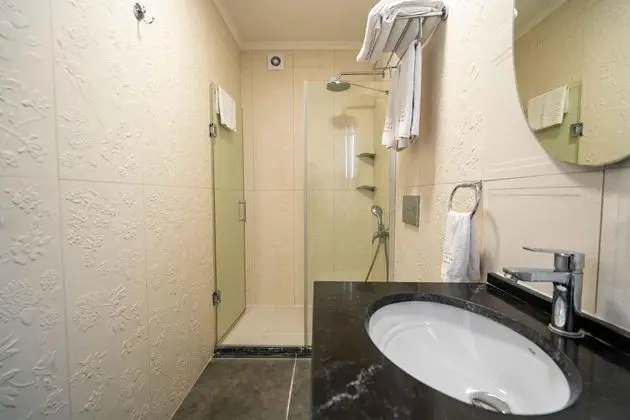 Suite, Deniz veya Kara Manzaralı, Klimalı