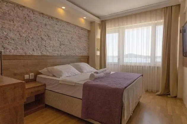 Standard Double Kısmi Deniz Manzaralı Oda