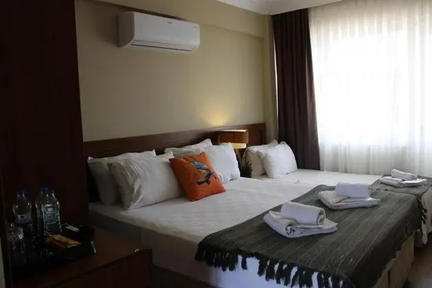 Triple,Kısmi Deniz Manzaralı,Balkonlu