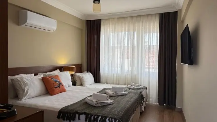 Triple,Kısmi Deniz Manzaralı,Balkonlu