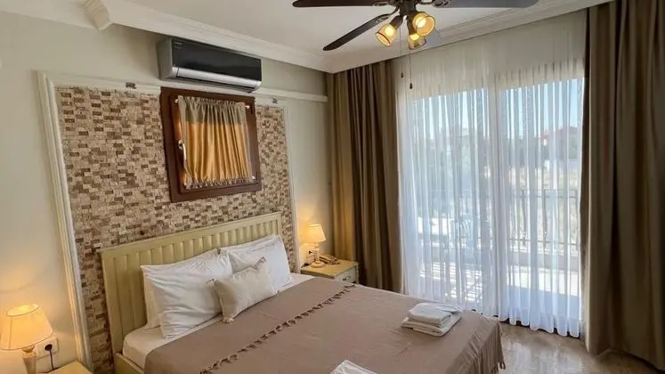 Deluxe Balkonlu Deniz Manzaralı Oda