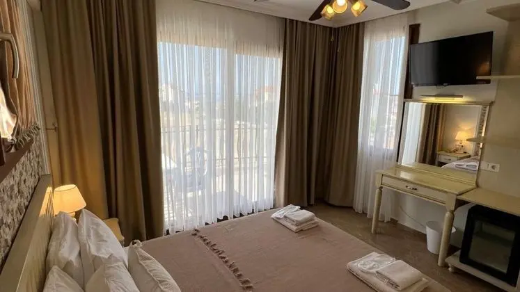 Deluxe Balkonlu Deniz Manzaralı Oda