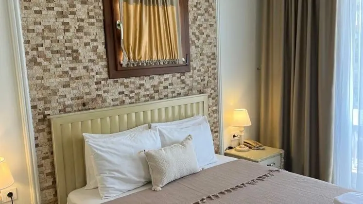 Deluxe Balkonlu Deniz Manzaralı Oda