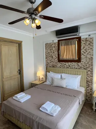 Deluxe Custom Balkonlu Deniz Manzaralı Oda