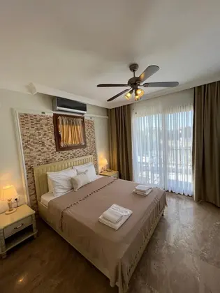 Deluxe Custom Balkonlu Manzarasız Oda