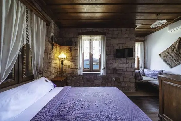 Standart Oda, Kara Manzaralı