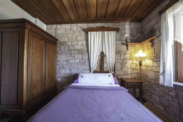 Standart Oda, Kara Manzaralı