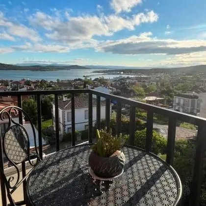 Aile Odası, Deniz Manzaralı, Balkonlu