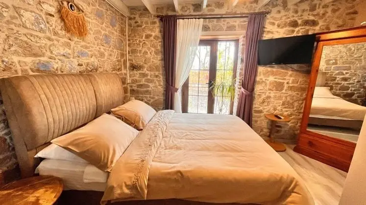 Comfort Oda, Kara Manzaralı