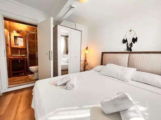 Comfort Oda, Kara Manzaralı