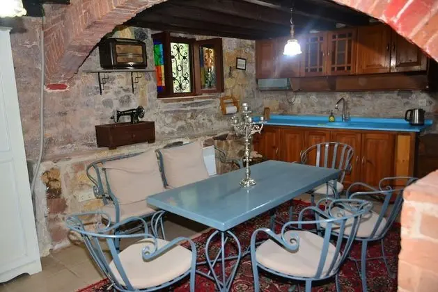 Taş Aile Odası, 2 Yatak odası, 1 Salon, Bodrum katı
