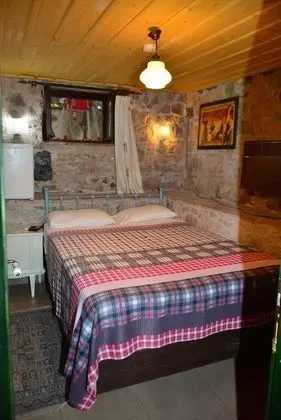 Taş Aile Odası, 2 Yatak odası, 1 Salon, Bodrum katı