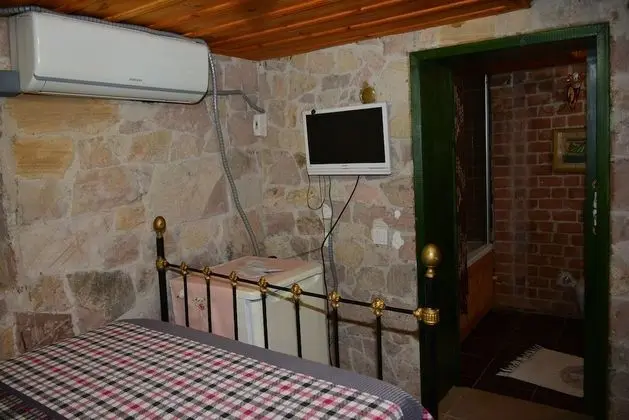 Taş Aile Odası, 2 Yatak odası, 1 Salon, Bodrum katı