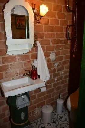 Taş Aile Odası, 2 Yatak odası, 1 Salon, Bodrum katı