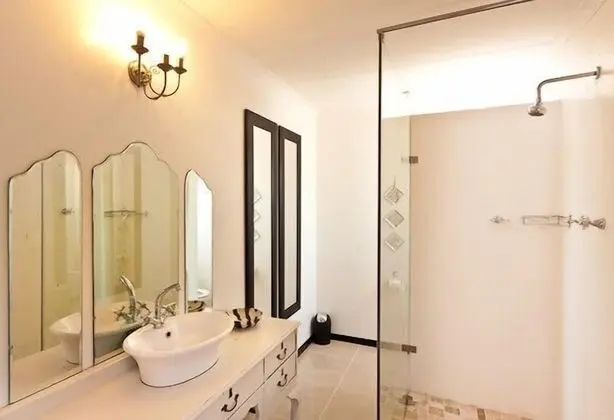 Luxury İki Ayrı Yataklı Oda