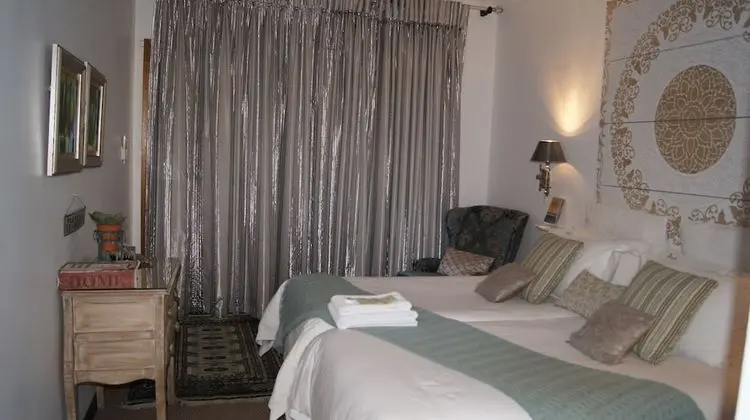 Luxury Tek Büyük Yataklı Oda