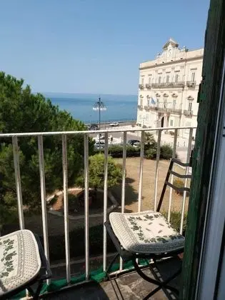 Tek Kişilik Oda, Ortak Banyo