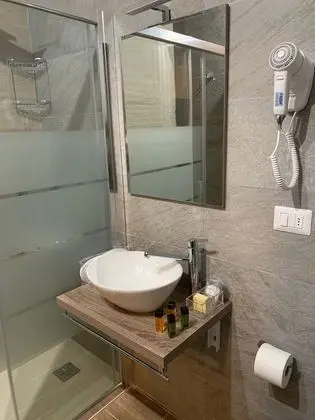Standard Tek Büyük veya İki Ayrı Yataklı Oda