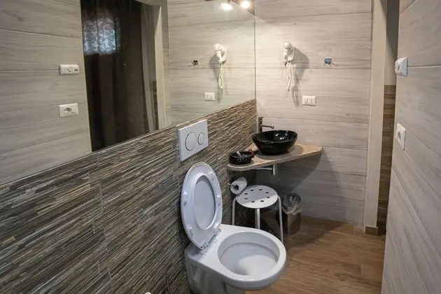 Standard Tek Büyük veya İki Ayrı Yataklı Oda