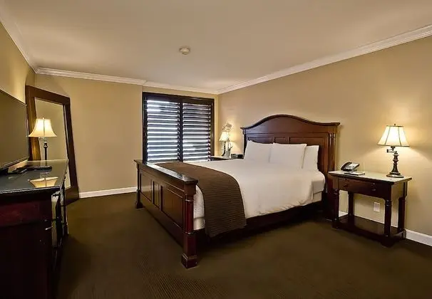 Parlor, 1 King Bed, Fireplace
