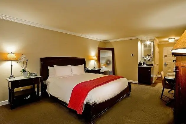 Parlor, 1 King Bed, Fireplace