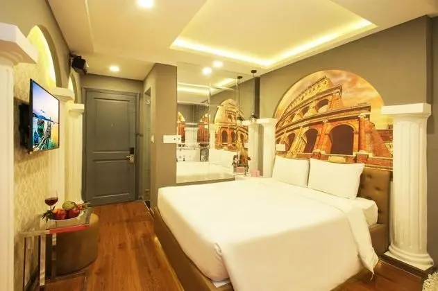 Luxury Oda