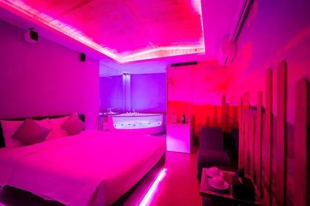 Luxury Oda