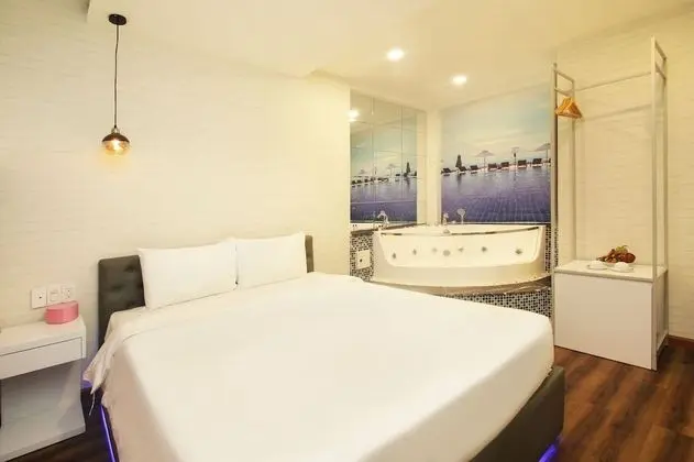Luxury Oda