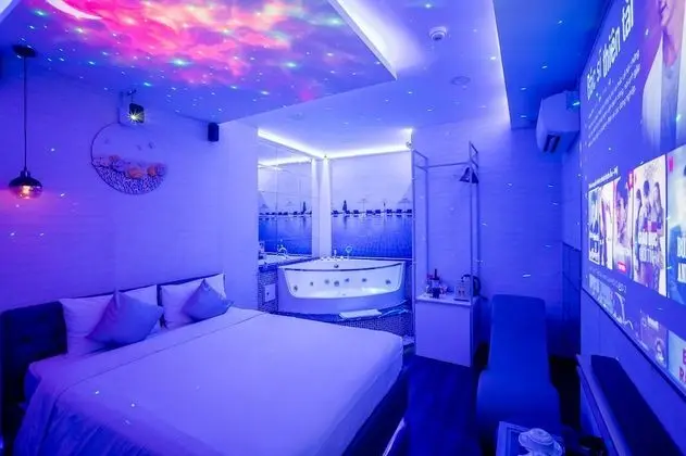Luxury Oda